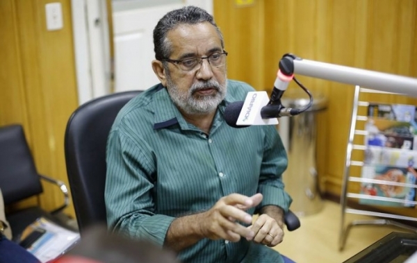Gilvam suspende programação jornalística da 102 FM