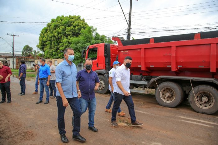 Governador vistoria obras de mobilidade urbana no bairro Daniel, em Santana