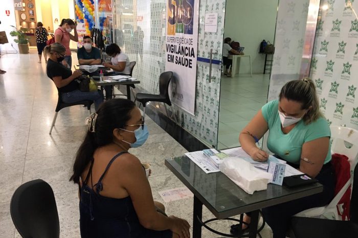 Ação de vacinação contra sarampo e influenza ocorre em shopping de Macapá