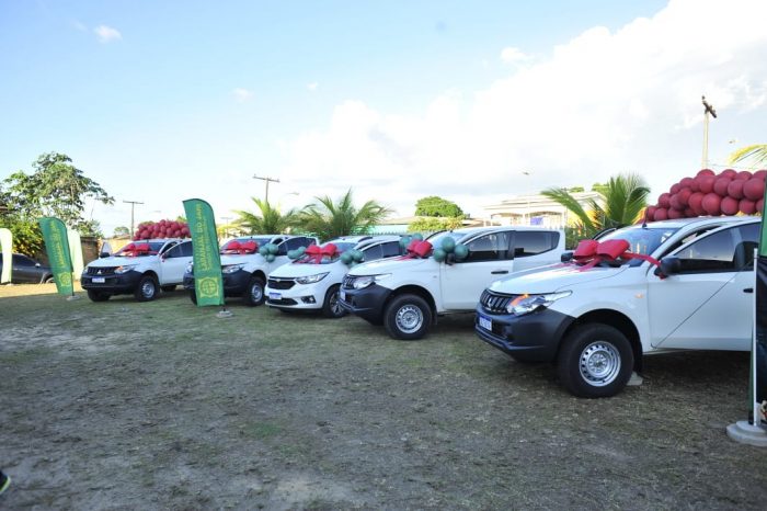 Laranjal do Jari: Lucas Barreto entrega veículos para dar suporte às ações do Município