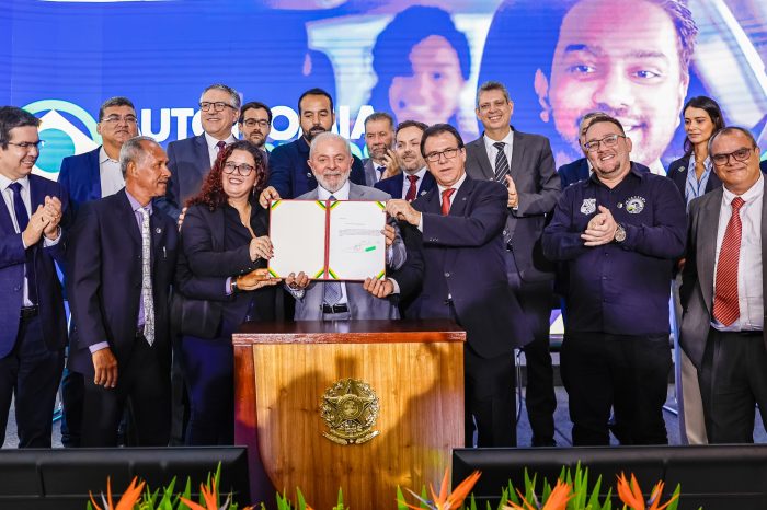 Presidente Lula apresenta lei que garante direitos a motoristas de aplicativos do Amapá