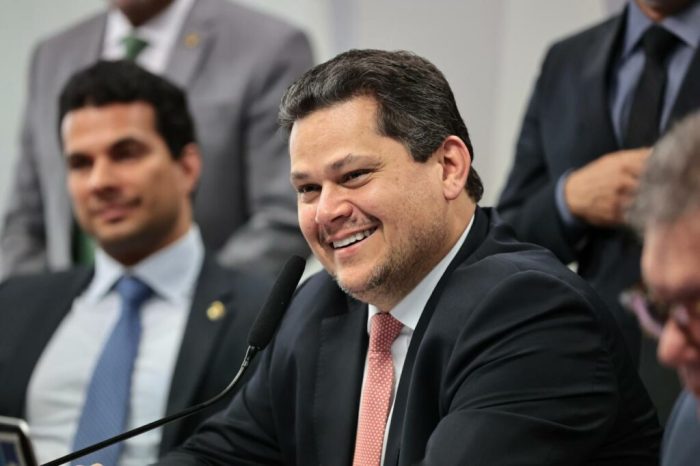 PDT vai apoiar candidatura de Davi à presidência do Senado